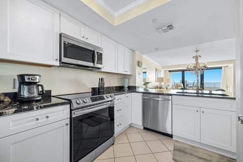 Eden Unit E900 House in Ono Island