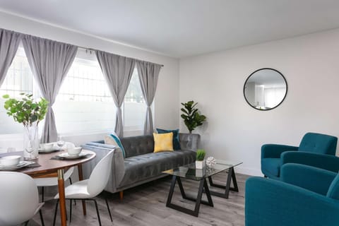 Modern 3BR Apt with Parking in Glendale Apartment in Eagle Rock