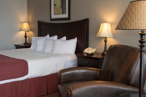 Lamplighter Inn & Suites Pittsburg Hotel in Ozark Mountains
