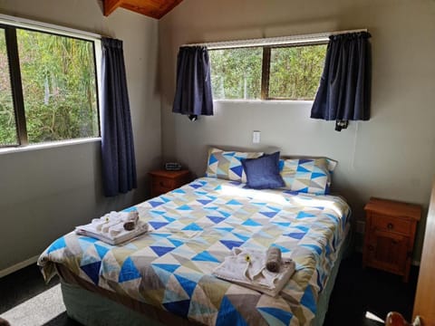 Seabreeze Holiday Park Campground/ 
RV Resort in Auckland Region