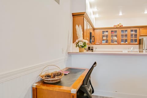 The Charleston at the Judith Ann Inn Apartment in Ocean Shores