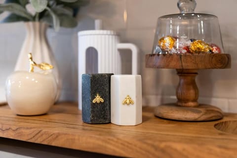 Grand Retreat 5Brs Game Room House in Lombard