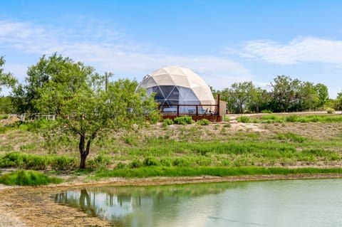Property building, Day, Natural landscape, BBQ facilities, Lake view