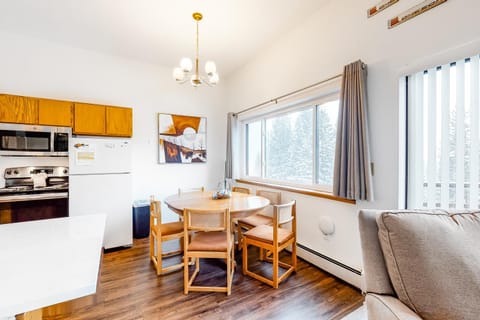 Buffalo Ridge C102 Apartment in Wildernest