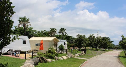 Kenting Houbihu Camping Car B&B Campground/ 
RV Resort in Hengchun Township
