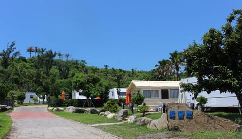 Kenting Houbihu Camping Car B&B Campground/ 
RV Resort in Hengchun Township