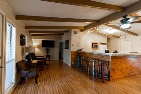 3 Forks House in Concan