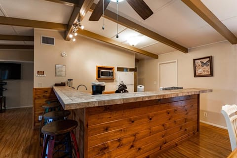 3 Forks House in Concan