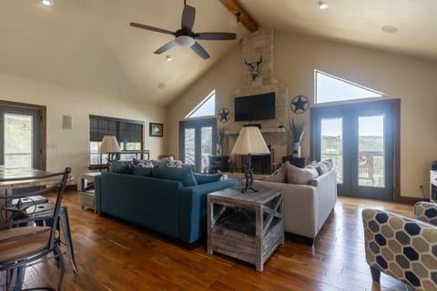 3 Sheets House in Concan