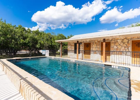 Arrowhead House in Concan