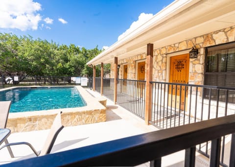 Arrowhead House in Concan