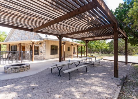 Arrowhead House in Concan