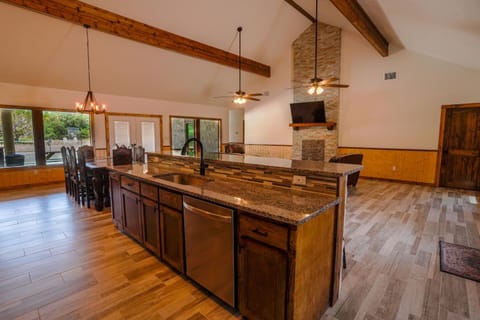 Barefoot Hideaway House in Concan