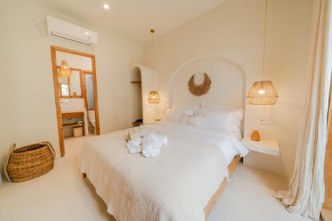 Villa Indah Rose Canggu Bali House in North Kuta