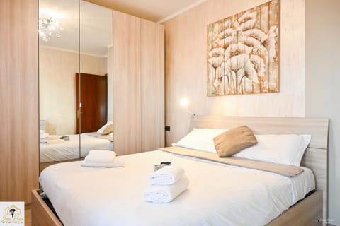 Bed, Photo of the whole room, Bedroom, towels, wardrobe