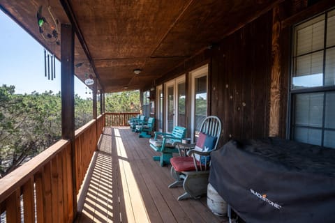 Cedar Ridge Lodge House in Concan