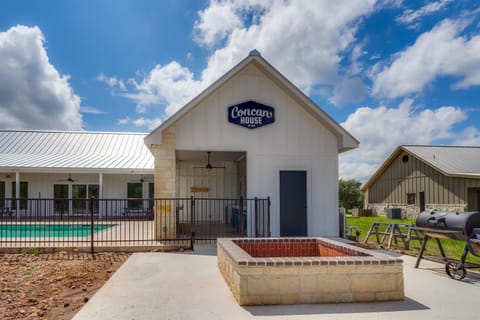 Concan House - Pet Friendly House in Concan