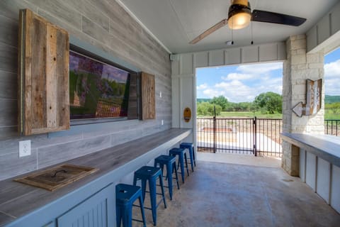 Concan House - Pet Friendly House in Concan