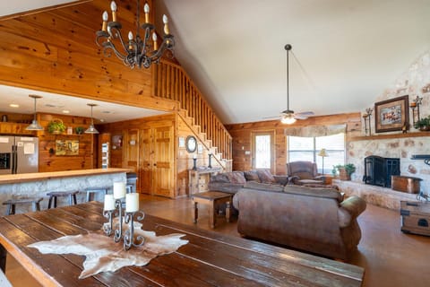 Cowboy Cantina House in Concan