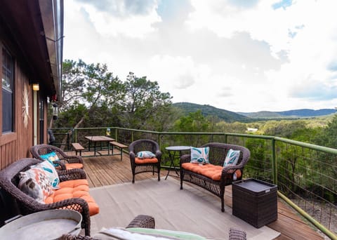 Family Tradition House in Concan