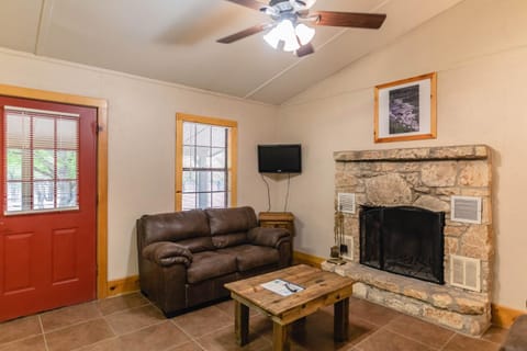 Frio Country #12 House in Concan