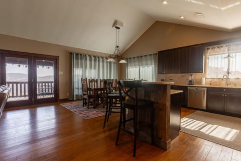 Heart Rock Ridge House in Concan