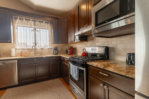 Heart Rock Ridge House in Concan