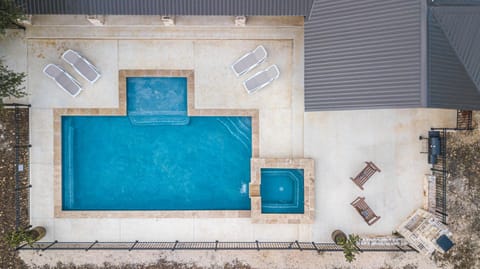 Laguna Vista House in Concan