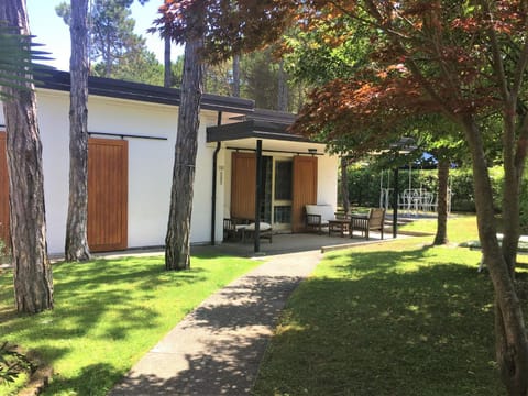 Garden, furniture
