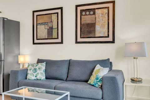 Sunshine Villa Closest BNB to Falls Hot Tub Oasis House in Niagara Falls