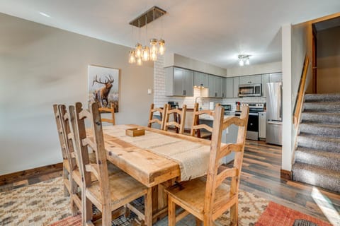 Multi-Level Haven with Hot Tub! 3 Mi to Lake Dillon House in Wildernest