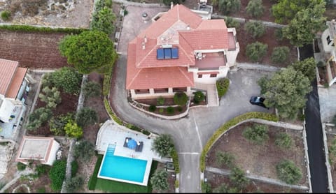 Property building, Day, Bird's eye view, Pool view, Street view, Swimming pool, Parking