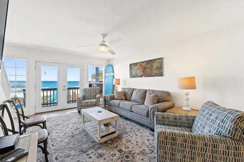 TV and multimedia, View (from property/room), Balcony/Terrace, Living room, Seating area, Sea view