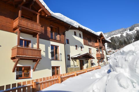 Staff, Facade/entrance, Winter, Skiing, View (from property/room), Balcony/Terrace, Lobby or reception