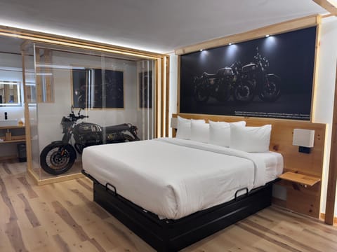 Motorcycle Inn Hotel in Kodak