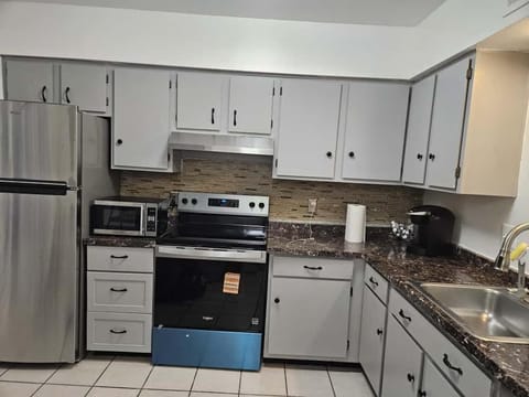 Beautiful home 5 min from Pittsburgh downtown, walking distance from pittssbugh university House in Pittsburgh