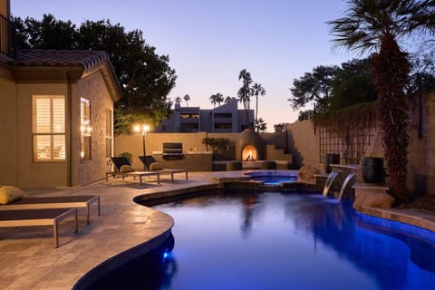 Citrus-Pool & Spa-Walk 2 restaurants, shops & bars House in Paradise Valley