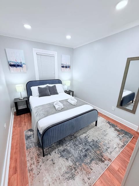 3 bedroom near O'Hare Airport- King bed 1 Story House in River Grove