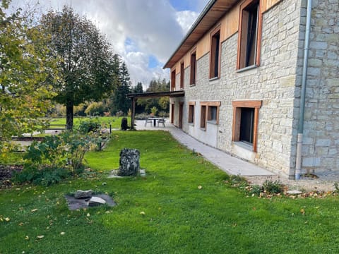 La parenthèse sauvage Apartment in Neuchâtel, Switzerland