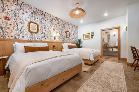 Bed, Bedroom