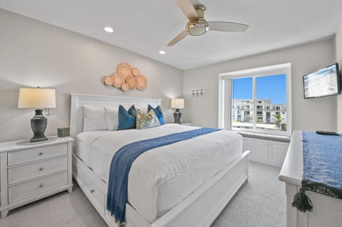 C312 - Pier View Vista House in Oceanside