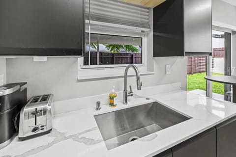 Fully equipped apartment in central Wilton Manors Apartment in Wilton Manors