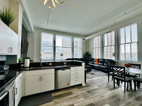 Luxurious Downtown Penthouse with Amazing Views Apartment in Indianapolis