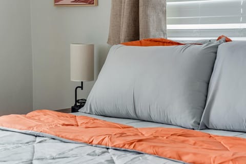 Luxe by Jenn - 3BR Retreat with Heated Pool House in Lauderdale Lakes