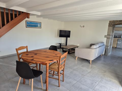 TV and multimedia, Living room, Dining area
