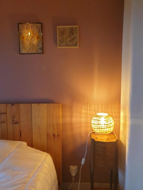 La Chambre de la Ferme du Clos Giot Bed and Breakfast in Saint-Vaast-la-Hougue