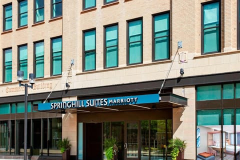 SpringHill Suites by Marriott Milwaukee Downtown Hôtel in Milwaukee
