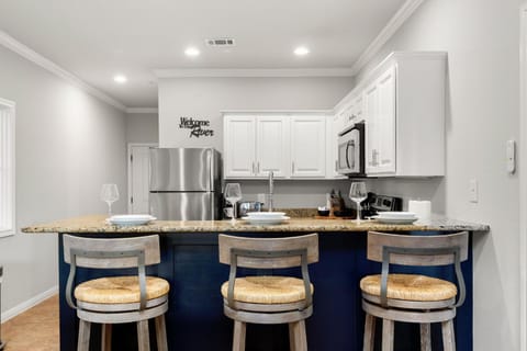 Close to River Shared Family Pool Wurstfest Ready House in Gruene