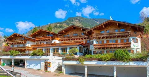 Property building, Day, Natural landscape, Mountain view