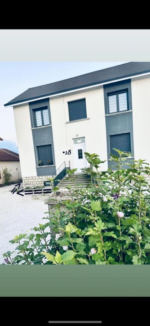 Duplex moderne et spacieux 6 couchages Apartment in Dole